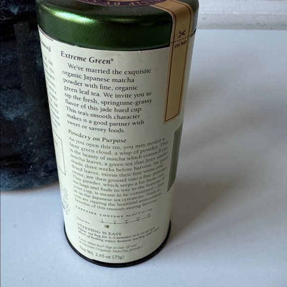 Ceramic Teapot with Frog and Leaf Design & 2 cans of The Republic of Tea - Picture 15 of 16